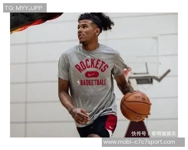 杰伦格林的女友在香港澳门游玩凌晨起床享受美食乐趣 杰伦格林的女友在香港澳门游玩凌晨起床享受美食乐趣